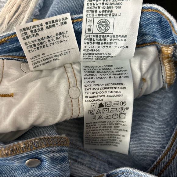 Levis 501 Distressed Denim Shorts Button Fly Raw hem size 24 - Picture 8 of 8